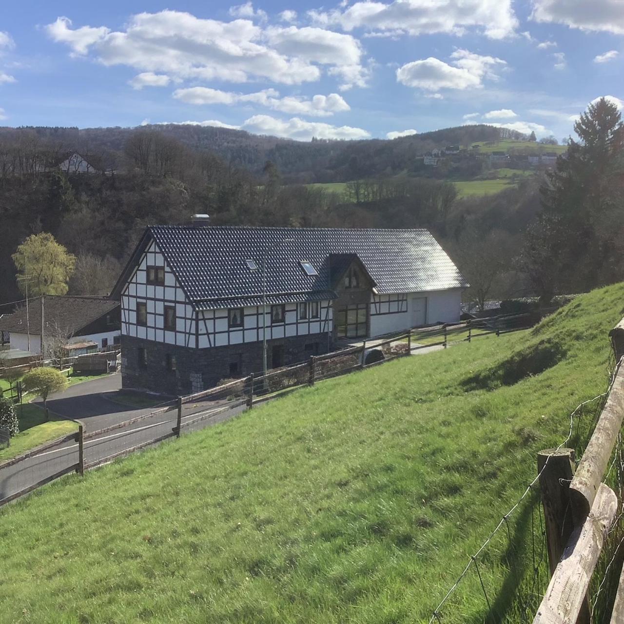 Berg Blick Eifler Bauernhaus Modern Restauriert Simmerath Exterior photo